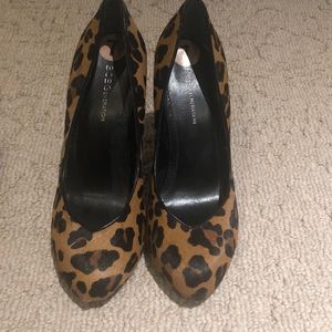 Brand new leopard pumps